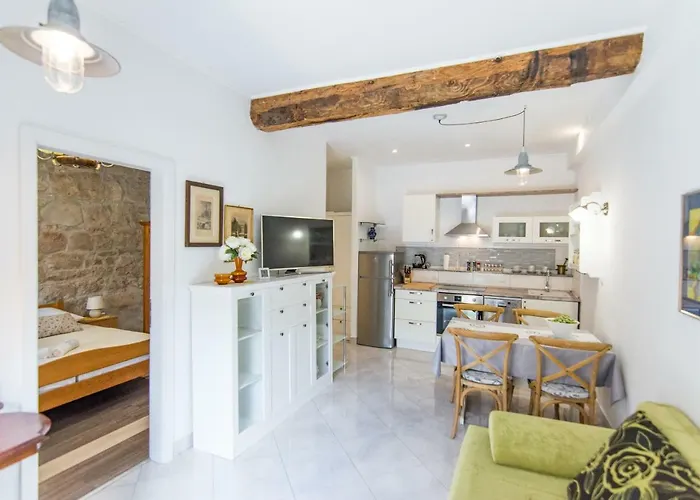 Mileta Appartement Sali
