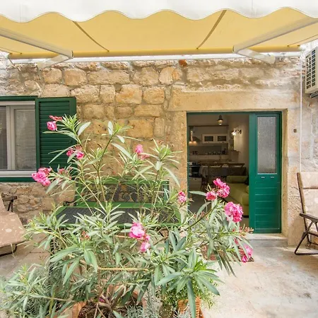 Mileta Apartman Sali