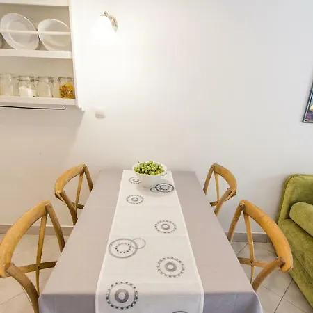 Mileta Apartman Sali